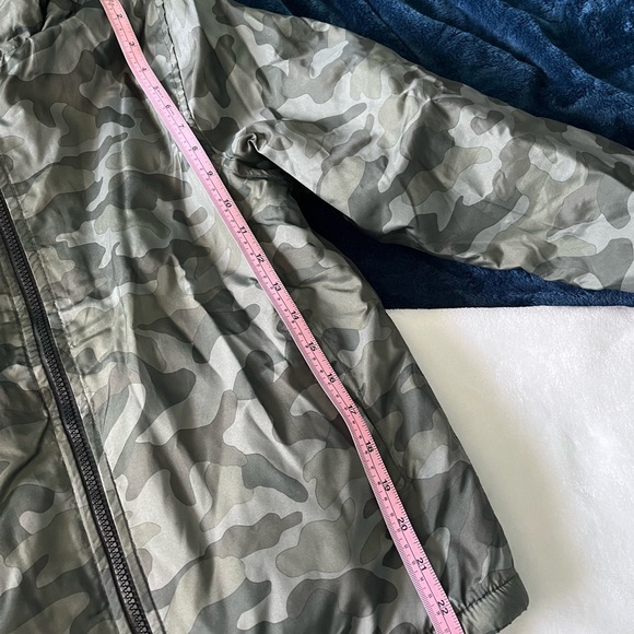 Old Navy Boys Insulated Jacket Camouflage Green Size L Lightly Worn - Picture 5 of 5